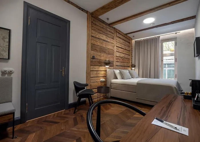 Hotel Boutique Rosenplaenter Parnawa